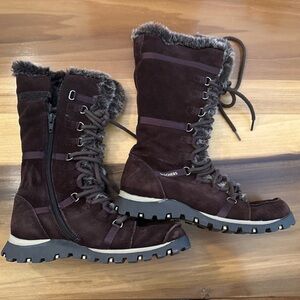 Skechers fur lined women’s boots size 6.5